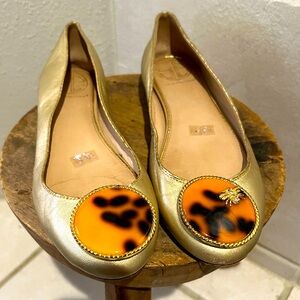 Lilly Pulitzer gold leather bee flats. 6.5-6